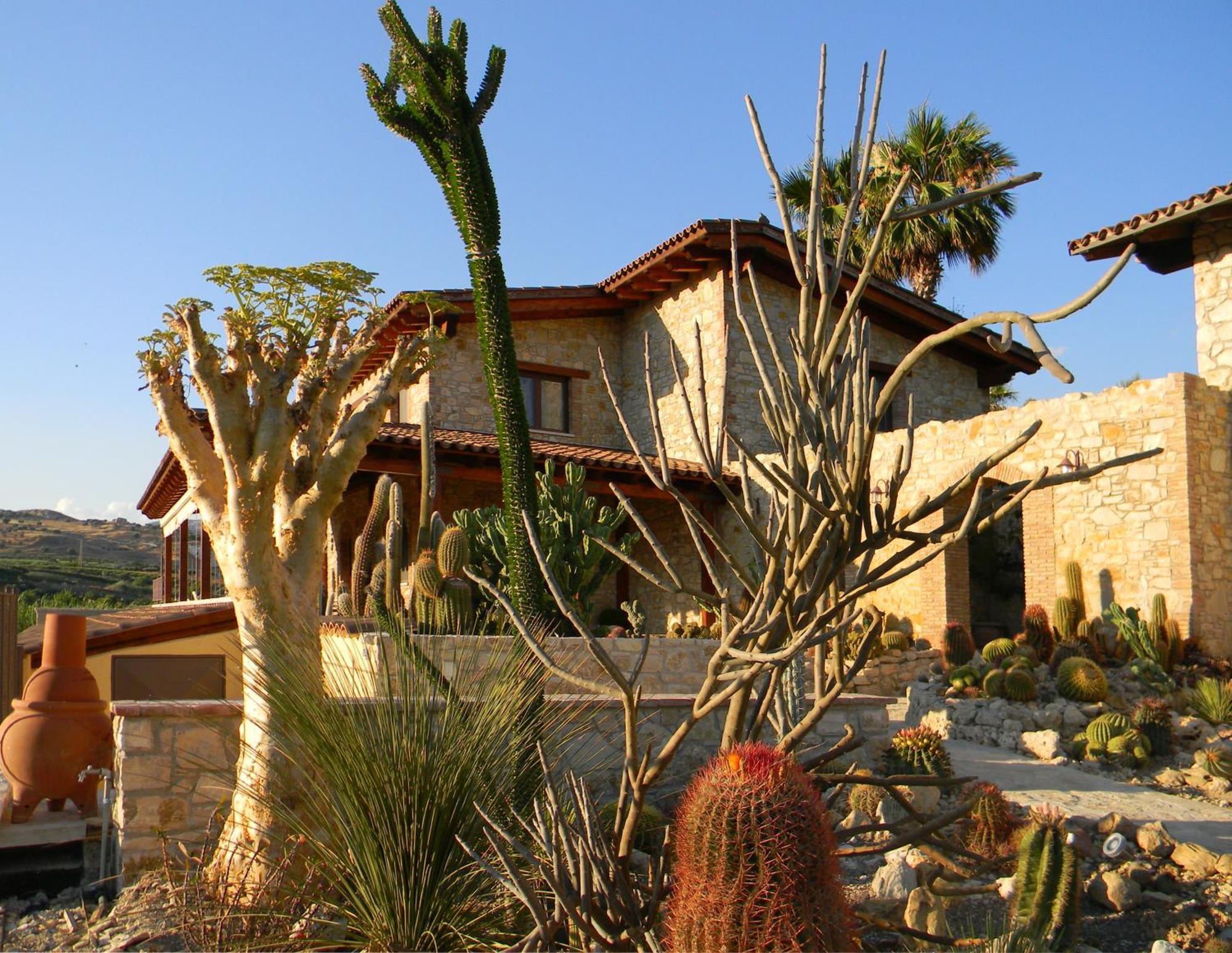 Relais Garden Cactus B&B Favara Esterno foto