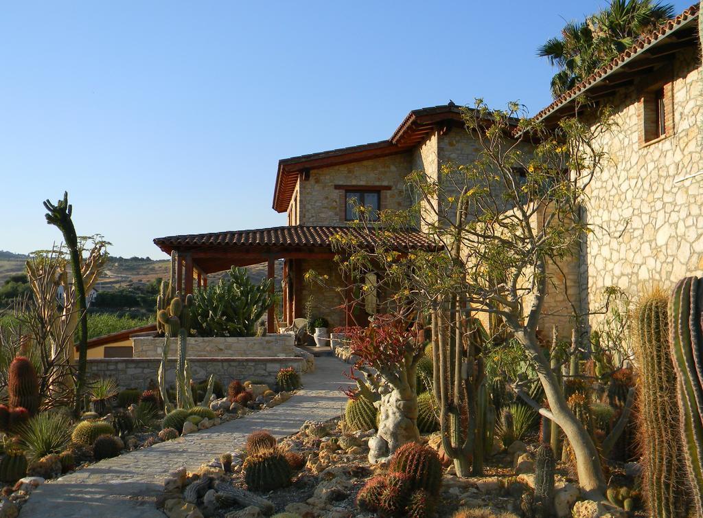 Relais Garden Cactus B&B Favara Esterno foto