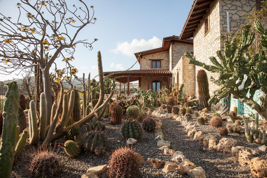 Relais Garden Cactus B&B Favara Esterno foto